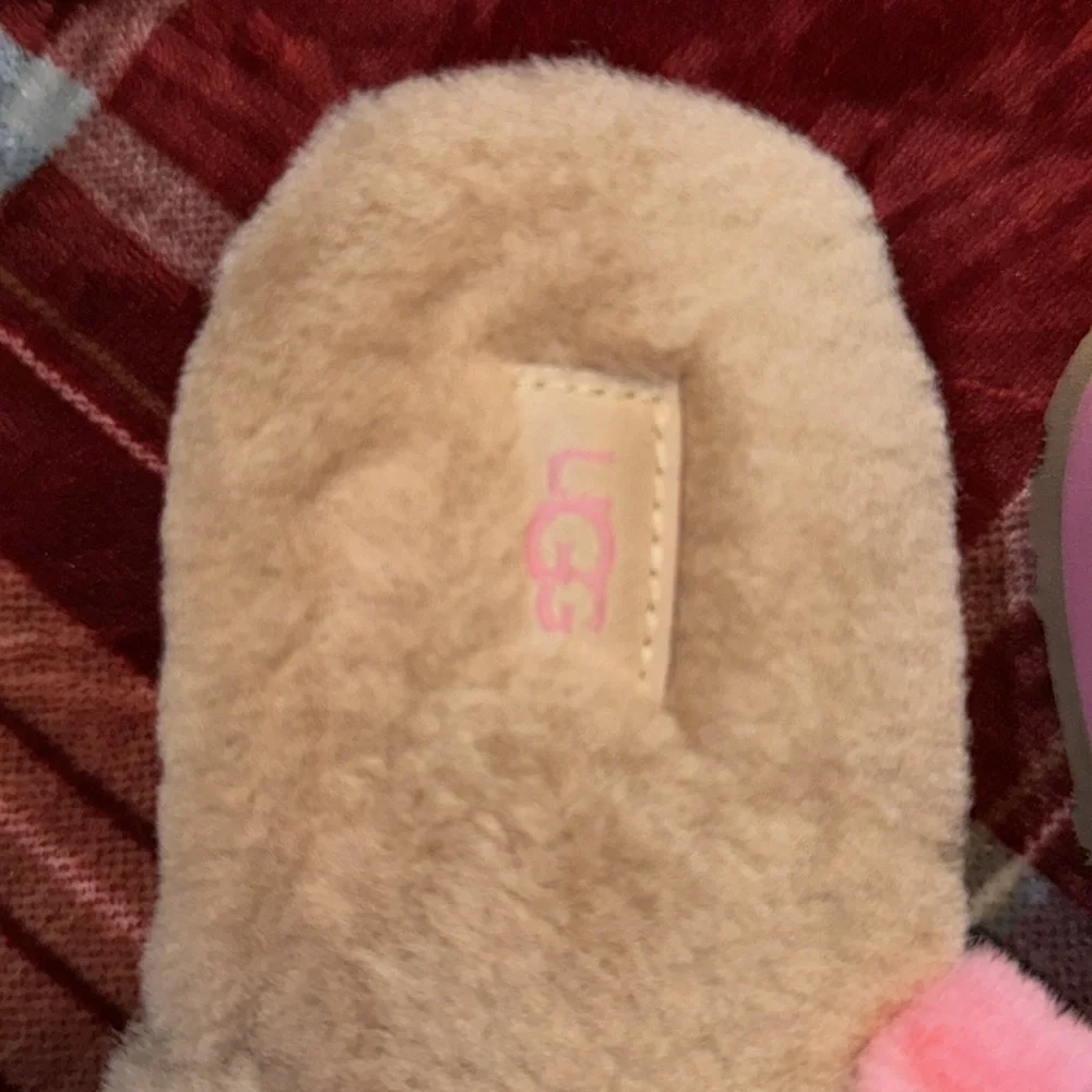 BRAND NEW UGG PLUSH SIZE 8 WOMENS